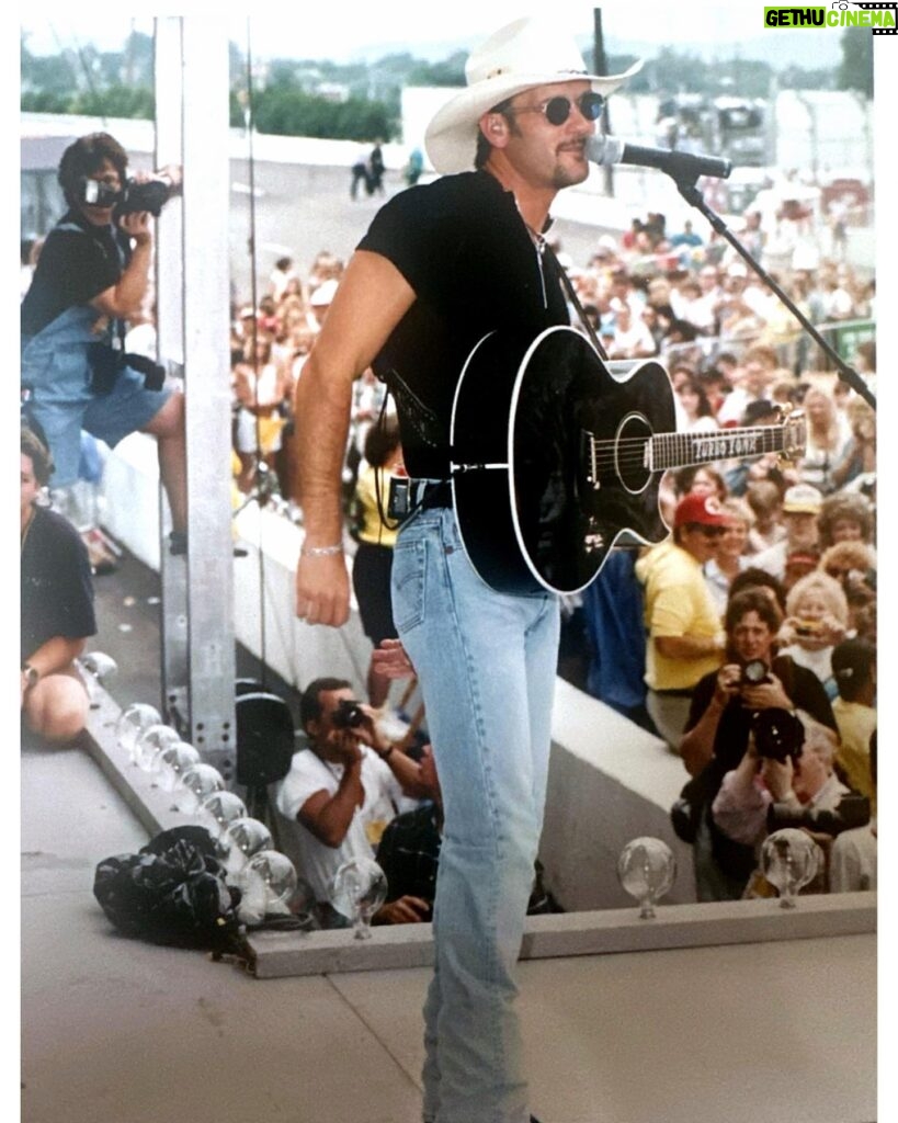 Tim McGraw Instagram - Throwing it back to when it was still called Fan Fair… see you Sunday night #CMAfest!! Who can guess what year this was taken