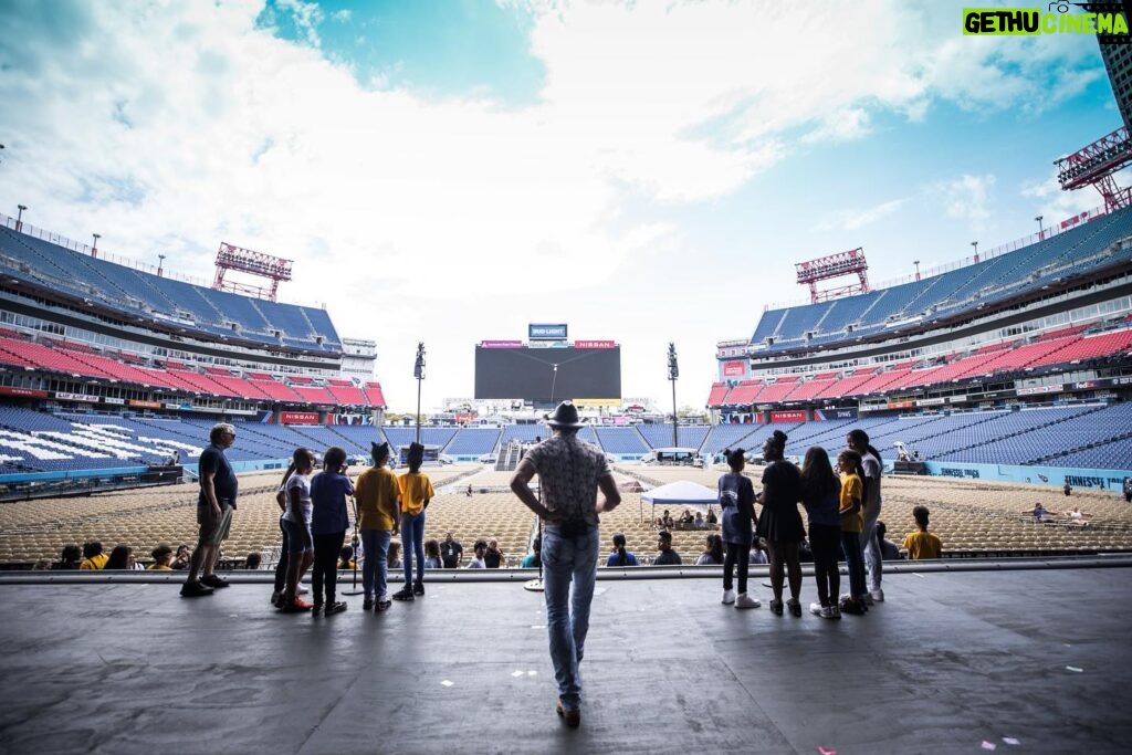 Tim McGraw Instagram - See you soon #CMAFest!! I think we’ve got something special for you tonight.