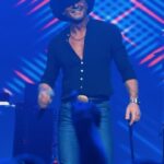 Tim McGraw Instagram – First show of the year…. Thanx Thackerville!  Loved getting to play some of the new ones last night.

Get your tickets for the #StandingRoomOnly Tour kicking off next month!