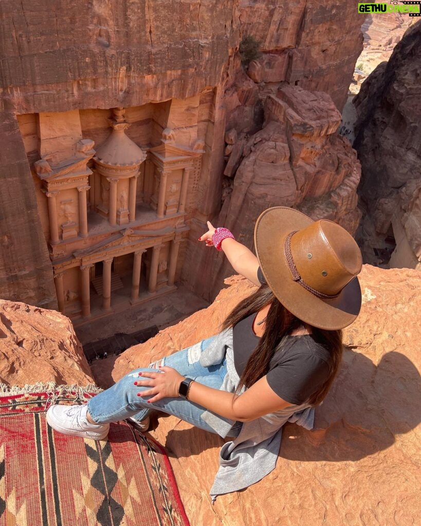 Tima Shomali Instagram - المدينة الوردية 💗 #البتراء . #rosecity #petra #visitjordan