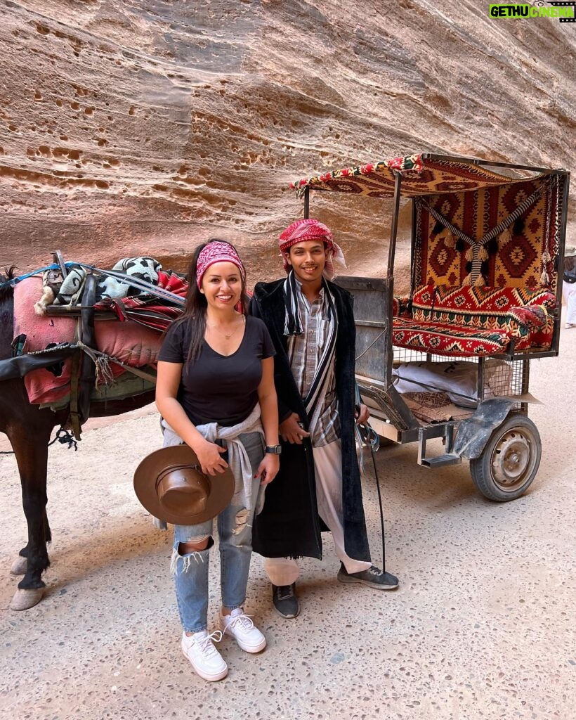 Tima Shomali Instagram - المدينة الوردية 💗 #البتراء . #rosecity #petra #visitjordan