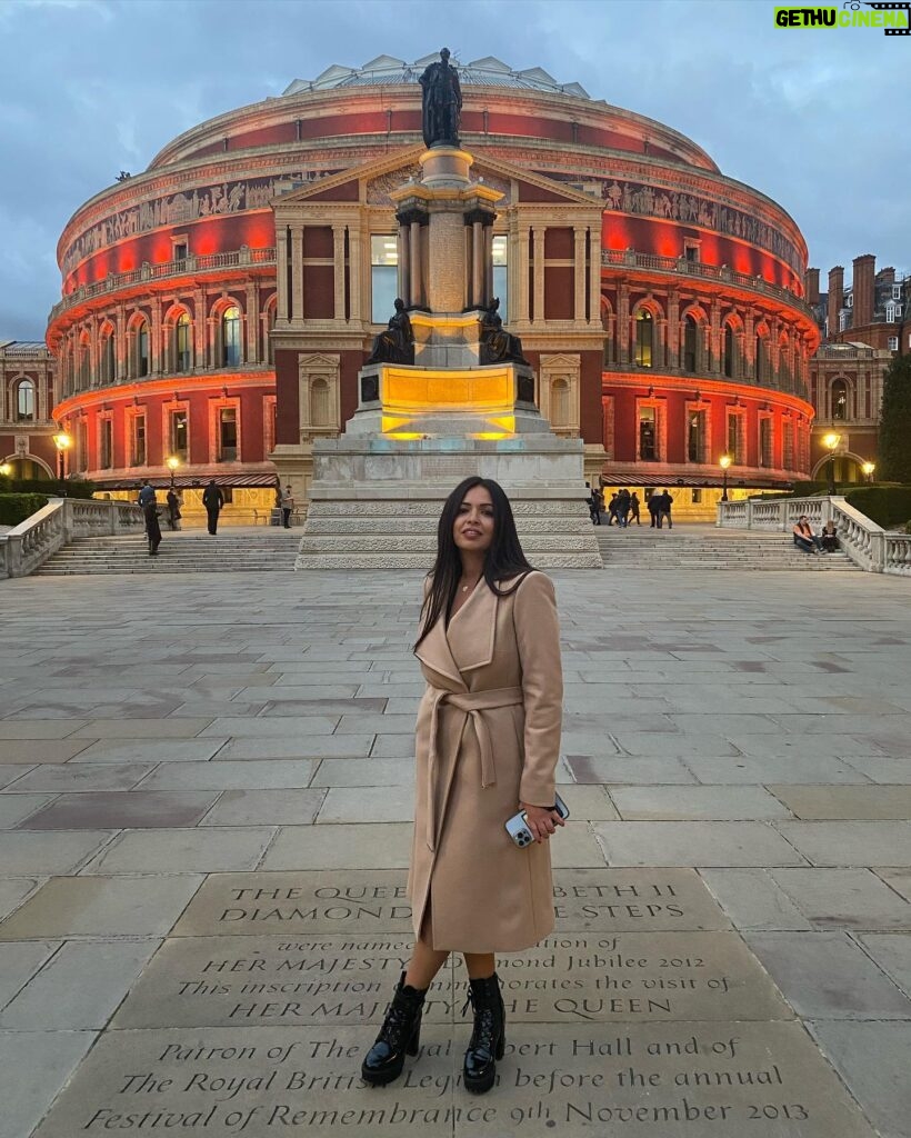 Tima Shomali Instagram - I am not exactly a #STARWARS fanatic but this was epic. Watching Return of the Jedi with live orchestra at the Royal Albert hall in London was such an amazing experience.