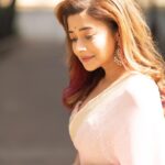 Tina Datta Instagram - Under the sun’s spell, pink saree tales unfold .. Amidst the gentle rays of sunlight, the soft folds of my saree weave tales of warmth and elegance, painting a picture of serene radiance ✨ . Happy Akshaytritiya 💕💕 . #SaariLover #SaariGirlForever