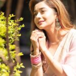Tina Datta Instagram - Under the sun’s spell, pink saree tales unfold .. Amidst the gentle rays of sunlight, the soft folds of my saree weave tales of warmth and elegance, painting a picture of serene radiance ✨ . Happy Akshaytritiya 💕💕 . #SaariLover #SaariGirlForever