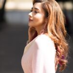 Tina Datta Instagram - Under the sun’s spell, pink saree tales unfold .. Amidst the gentle rays of sunlight, the soft folds of my saree weave tales of warmth and elegance, painting a picture of serene radiance ✨ . Happy Akshaytritiya 💕💕 . #SaariLover #SaariGirlForever