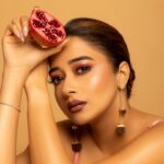Tina Datta Instagram - A naari with a-naar 🥰 . . #fyp #portrait #lookbook #fashion #style #instadaily #instagood #TinaKaStyle #tinadatta