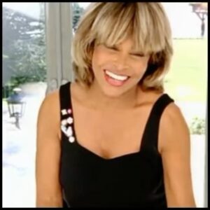 Tina Turner Instagram - Tina Turner and David Bowie shared a mutual admiration for each other’s talents, and collaborated on the track ‘Tonight’ which they performed together in Birmingham in 1985. In this clip, Tina talks about David Bowie’s part in securing a record deal which was a pivotal moment in her solo career ❤️
The live performance of ‘Tonight’ was released as a single in 1988 and features on ‘Queen of Rock ‘n’ Roll’. Watch their legendary performance now upgraded in HD over on the Tina Turner YouTube (link in bio).