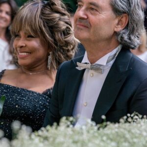 Tina Turner Instagram - The pandemic disrupted our lives, everything has been canceled these past months: Concerts, performances, even Christmas we could not enjoy with all our loved ones. But one thing remains: On February 14, we will celebrate the Day of Love – Valentine’s Day. Now of all times, when we all long for closeness, love and hugs, it's important to show our loved ones how much they mean to us. 
#LoveStays