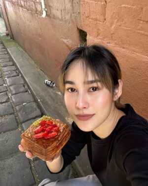 Tisanart Sornsuek Instagram - Hello November🤎
ชิวๆไม่ชอบ ชอบว้าวุ่น ดูมีอะไรทำดี🥲
(ยิ้มอ่อน)