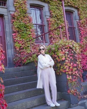 Tisanart Sornsuek Instagram - Loveeee🤎🍂🍁
