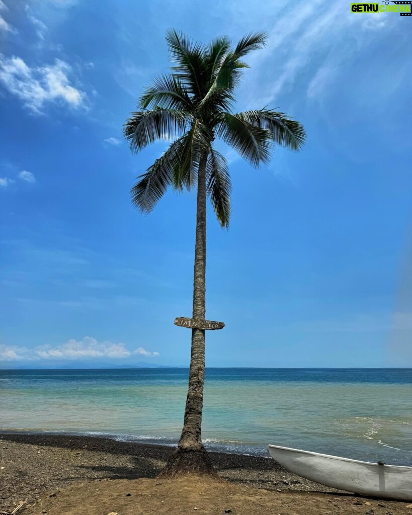 Tita Ureta Instagram - con este clima… unas ganas de viajar, si o no? vayan a ver cómo terminó esta aventura playera en el último video (lo tuve que cortar porque por supuesto quedé como Dios me trajo al mundo) en mis tips viajeros, además de contarles que si quieren viajar a cualquier destino con Copa, pueden parar en Panamá con el mismo ticket, sin costo adicional, les quiero contar de un destino que no había escuchado y que por supuesto que Copa llega con 3 vuelos semanales: Armenia, en Colombia. Lo habían escuchado? Amo que puedes conocer destinos únicos desde el Hub de las Américas en Panamá. Más info en copa.com @copaairlines y planea tus próximas vacaciones hacia la zona cafetera de Colombia! . #TeamCopa #CopaTravelers #DestinoCopa #Copa2Armenia