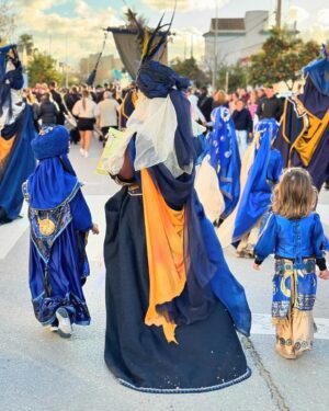 Toñi Moreno Instagram - Esta noche dormiremos plácidamente después de todas las emociones de hoy, confiando en que los Reyes Magos sepan nuestra dirección.