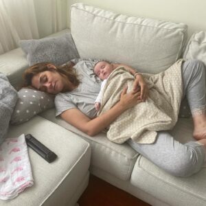 Toñi Moreno Instagram - La mejor decisión de mi vida. Felicidades a todas las mamás. Especialmente a la mía.