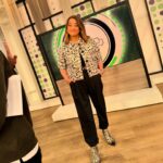 Toñi Moreno Instagram - Vamos a defender la alegría !!! Estilismo @lolacasademunt