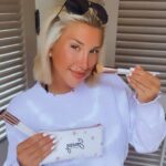 Todd Chrisley Instagram - So proud of you my Sassy! Her @sassybysavannah brush kit has launched!! Go to sassybysavannah.com NOW!