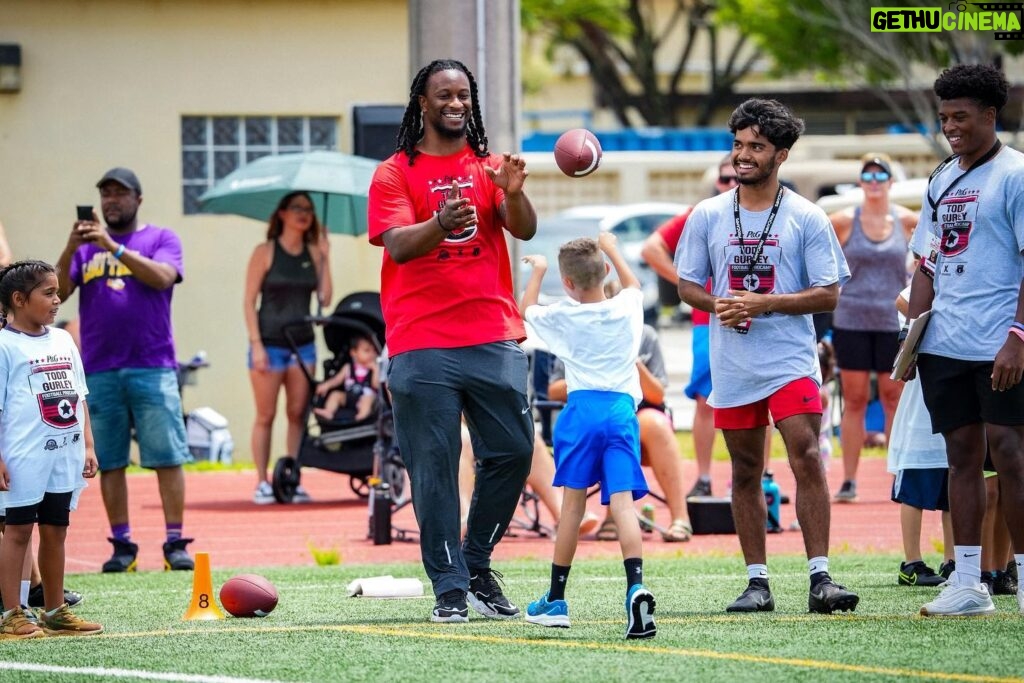 Todd Gurley Instagram - Thanks to @shopmyexchange @yourcommissary and @proctergamble for having me out for my @procamps Had a blast‼️#Heroic #Salute #Resilient