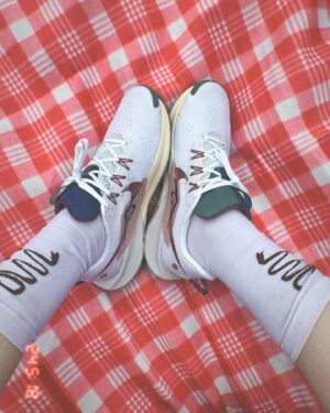 Tommy Dorfman Instagram - how high? @skyhighfarmuniverse !! ☁️🍓🌙🍀

cc @nike @daphneseybold @jlynneb_ 

#teamnike