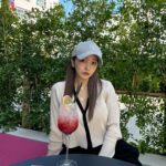 Tomomi Itano Instagram – 沖縄に行ってきたよ～🌺🌴

なんまいめがすき？

Southwest grandhotel オシャレで好きだった♡
カフェでパシャリ°･🐠

#沖縄キャンプ
#ホテルでランチ
#家族day