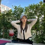 Tomomi Itano Instagram – 沖縄に行ってきたよ～🌺🌴

なんまいめがすき？

Southwest grandhotel オシャレで好きだった♡
カフェでパシャリ°･🐠

#沖縄キャンプ
#ホテルでランチ
#家族day