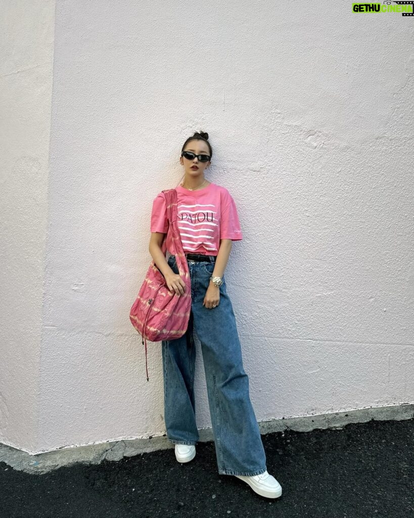 Tomomi Itano Instagram - 🩷🖤🩷🖤 どれすき？ #tops @patou #bottom @rosyluce #sneaker @celine #sunglasses @gentlemonster #bag @chromeheartsofficial @rolex 🎀🧁‎💭🛼🩷🕶⸒⋆͛*͛ #Fashion #ootd #154cm #友Style