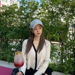 Tomomi Itano Instagram - 沖縄に行ってきたよ～🌺🌴 なんまいめがすき？ Southwest grandhotel オシャレで好きだった♡ カフェでパシャリ°･🐠 #沖縄キャンプ #ホテルでランチ #家族day