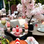 Tomomi Itano Instagram - お花見🌸 なんまいめ？ 🍓団子かわい。花より団子🍡 Rosyのシースルージャガードtopsお気に入り🫶🏻 @kimptonshinjukutokyo #キンプトン新宿東京 #お花見