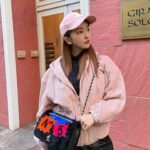 Tomomi Itano Instagram – .
なんまいめ？
🎀🎀🎀

#jacket  @celine 
#skirt @rosyluce 
#cap @celine 
#bag @chanelofficial 
#Fashion #ootd #154cm #友Style