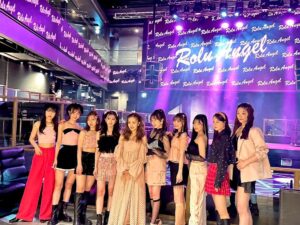 Tomomi Itano Instagram - ANGELとイベント🎀 ２月のイベントの写真ずっとあげれてなかった😧 ２枚目ANGELちゃんの撮影のクリエイティブも 写真チェックも全部欠かさず🧐 ４枚目、、真ん中入ったけど違和感😀www あれから、関西コレクション、ミクチャ500万ポイント Rolu ANGELのアドトラ走行決定🫶🏻そして、まだ発表前の 大きなお仕事２つ😌日々成長中の彼女達に乞うご期待🩷 会うたびに内面も外見も磨かれて、私も密かに刺激をうけてます🪽 ♡撮影協力 BASE GRANBELL https://basegranbell.jp