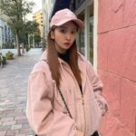 Tomomi Itano Instagram – .
なんまいめ？
🎀🎀🎀

#jacket  @celine 
#skirt @rosyluce 
#cap @celine 
#bag @chanelofficial 
#Fashion #ootd #154cm #友Style