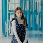 Tomomi Itano Instagram - ZOZO初のリアル店舗 『niaulab by ZOZO』に行ってきたよー🌸 何枚目がすき？🫶🏻 ここでは、プロのスタイリストさんやヘアメイクさんに パーソナルスタイリングやヘアメイクをしてもらって 自分の"似合う"をみつけられる、スペシャルな空間です😳💕 今回はあのマッシュグループとのコラボ企画✨ MASHの中では特に【FrayI.DとSNIDEL】が好きなんだけど、 今回マッシュグループのアパレル＆コスメ計14ブランドで、 私にぴったりな新しいスタイリングを提案してもらいました🎀 いつもの私とは違った新しいスタイリングで参考になった👀 niaulabでは、2時間以上1人のお客様のために貸切で、 しかもまさかの無料なの🫣🩷🩷🩷 毎月1日に翌月分の応募期間が始まるのでぜひみんなチェックしてね！ @niaulab_by_zozo #niaulab #似合うラボ