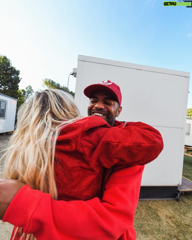 Toni Watson Instagram - LIV GOLF ⛳️ with the fam 🌹 You could say we bogey'd 🕺 @livgolf_league