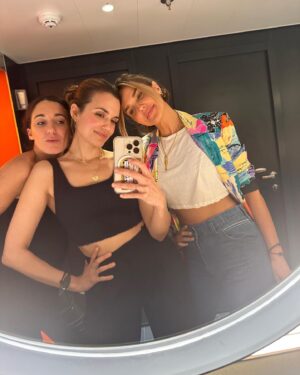 Torrey DeVitto Instagram - Starting the new year off right !  Surrounding myself with the people I love most, prioritizing mental and physical health, eating lots of vegan hot dogs, laughing my ass off and sharing extra love with the people around me, because you never know what someone is going through. Bringing this energy, and no less, into all of 2023 with me! ❤️💥❤️ #virginvoyages
