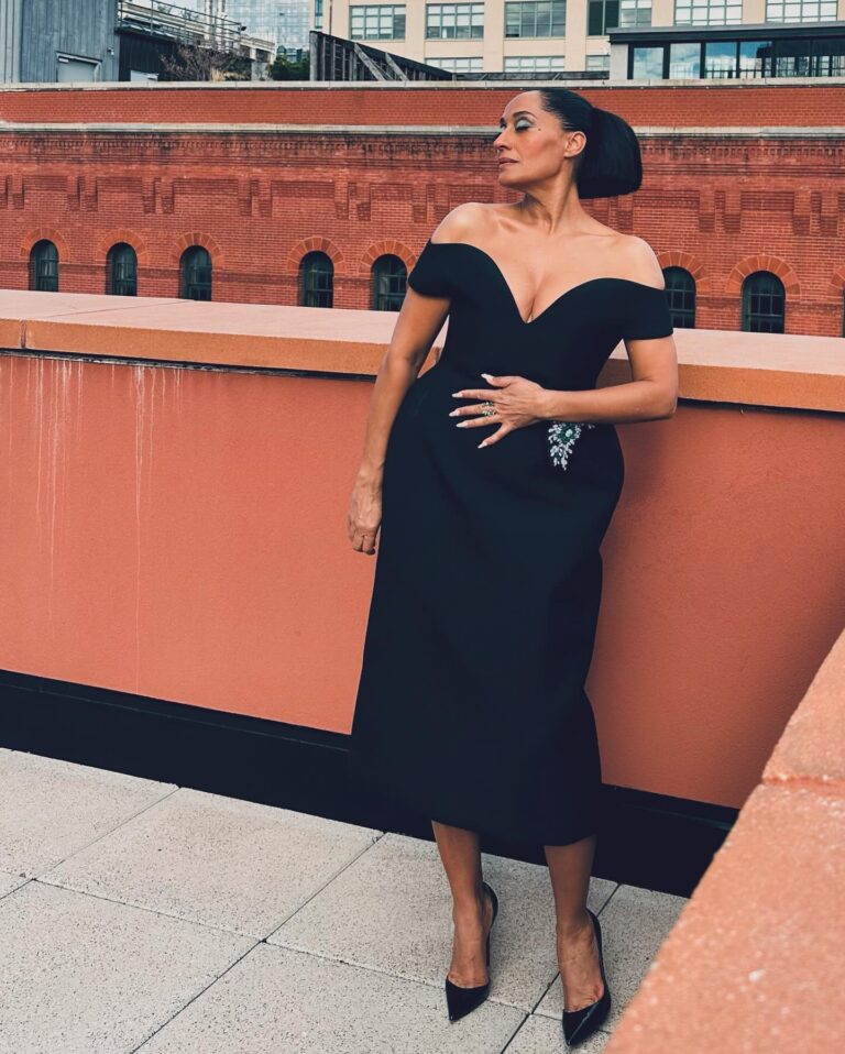 Tracee Ellis Ross Instagram - Thank you @fashionscholarshipfund for the honor. Thank you @seenbysharkey for just being you. Thank you @karlawelchstylist for your wonderful words and for being a stellar human.