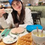 Tracy Chu Instagram - Tea with mom ☕️🫖🍰