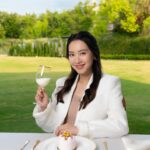 Tracy Chu Instagram - 上次去完BB 展，學到新知識發現荷蘭皇家美素佳兒®️ 嘅第一層乳脂精華係咁天然珍稀💎，原來佢仲可以用嚟入饌，成為米芝蓮盛宴食材😍。荷蘭皇家美素佳兒®️ 嚟緊會同米芝蓮星級餐廳🌟──文華扒房 酒吧攜手呈獻一場天然珍稀盛宴，讓貴賓以「望、聞、品、沖」四種感官層面嘅沉浸式體驗，多重感受高品質配方奶粉。   只要分享你同寶寶嘅親子品奶照片📷，加埋「#小小品奶師」嘅星級食評📝，「最有創意」及「最具品奶師風範」作品嘅參加者，即有機會獲邀攜同一名子女享用「荷蘭皇家美素佳兒®️ x 米芝蓮星廚天然珍稀盛宴」。 即刻跟住以下簡單步驟，分享你同 #小小品奶師 嘅嚐奶時刻啦！ 🌟參加方法： 1）點擊留言連結，上載 #親子品奶照片 及分享 #星級食評 2）填寫簡單聯絡資料 📍活動詳情： 地點：中環干諾道中5號香港文華東方酒店1樓 - 文華扒房 酒吧 日期：2024年4月27日（星期六） 時間：下午3時至6時 名額：30名詳情請參閱活動條款及細則https://bit.ly/3TRrCK2