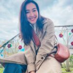 Tracy Chu Instagram - Some selfie shots in the front yard 🍁📸