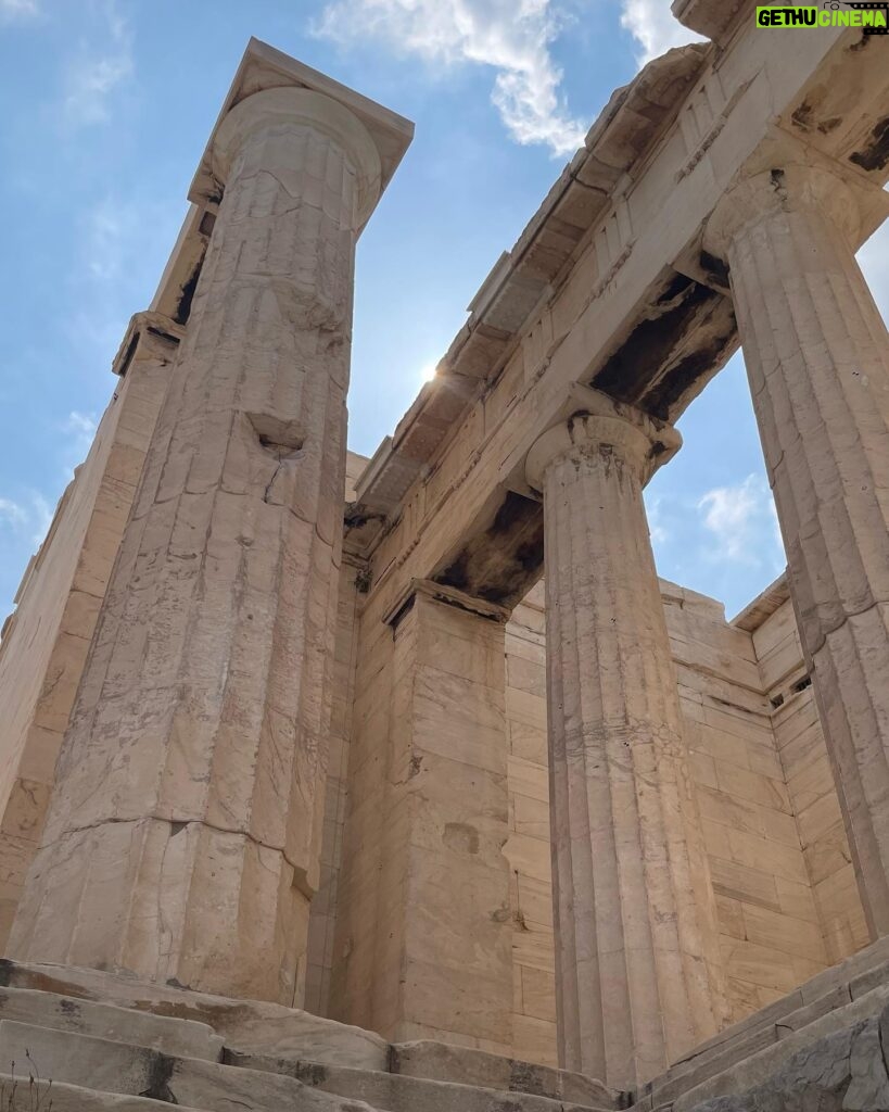 Tressia Bertin Instagram - 📍Acropolis d’Athènes #acropolis #athenes #grece #parthenon #travel #visitathens #temple #templeofathena #athena #greece #travelgram #summer #europe #visitgreece #ancientgreece