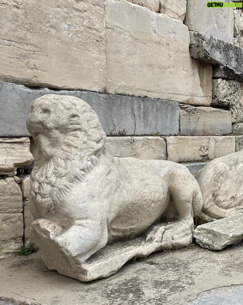 Tressia Bertin Instagram - 📍Acropolis d’Athènes #acropolis #athenes #grece #parthenon #travel #visitathens #temple #templeofathena #athena #greece #travelgram #summer #europe #visitgreece #ancientgreece