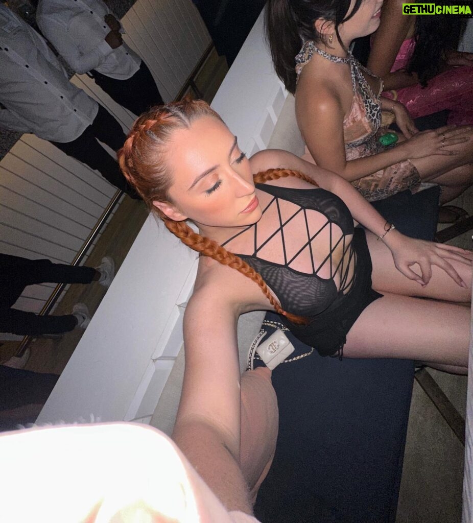 Trevi Moran Instagram - 8 days in Cabo was such a needed slay… But even as the ONLY sober person in this ENTIRE GROUP, somehow I’M the one getting an IV rn and got put on antibiotics. Smfh 🤦‍♀️