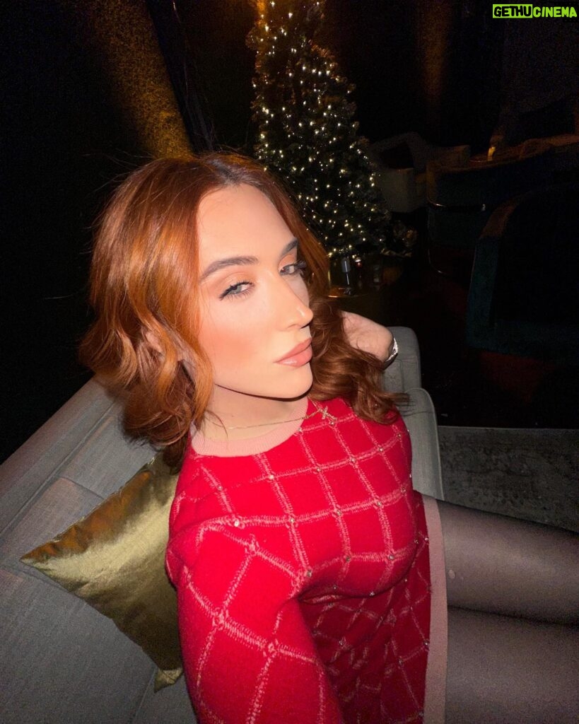 Trevi Moran Instagram - Thank GOD you finally invited me back to the holiday party @macfarlaneseth , I was afraid the ex-alcoholic behavior might’ve spooked you! 😉