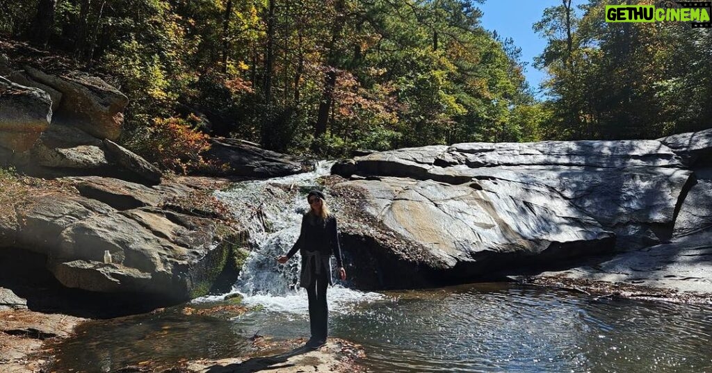 Tricia Helfer Instagram - A little fall fresh air. #hike