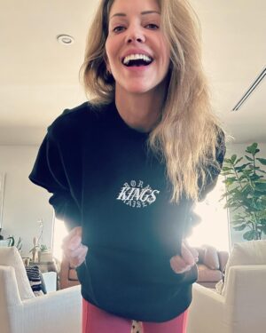 Tricia Helfer Instagram - Had a great time at the game last night.  Big thx for the fab seats and the comfy sweatshirt @lakings @blakenorman1  Can’t wait to come back!