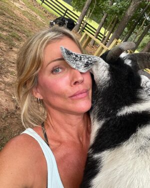 Tricia Helfer Instagram - Larry cuddles.  Earl doesn’t get enough screen time on here!
