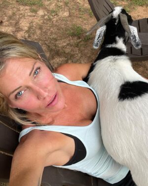 Tricia Helfer Instagram - Larry cuddles.  Earl doesn’t get enough screen time on here!
