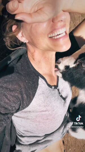 Tricia Helfer Instagram - Larry tickles…and maybe a hickey 😂 #goatsofinstagram