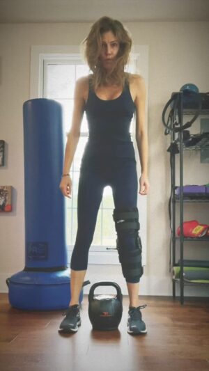 Tricia Helfer Instagram - No rest for the wicked.  Doing what I can while healing.  And…trying to learn how to make very, very basic edits on iMovie.  I’m tryin’ 😂 #sundayfunday #kneebrace #kneesurgery #techidiot