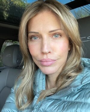 Tricia Helfer Instagram - A little colour touch up today.  Debated cutting bangs again but kept em growing.  Hmmnnn.  Hope everyone had a nice holiday weekend.  Now back to it.  #eyesmatchmyshirt