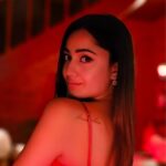 Tridha Choudhury Instagram - Transform your pictures into a work of art with the Studio-Quality Aura Light of the new vivo V30e. Radiate confidence with every click and #BeThePro. Prebook your vivo V30e now at www.vivo.com and use my coupon code - TMU000839E to avail some amazing discount 🩵 #vivoV30e #PROtrait #DesignPro #DelightEveryMoment #BeThePro @vivo_india 🩵