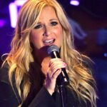Trisha Yearwood Instagram - Don’t miss the #ACMhonors TONIGHT on @foxtv! I am privileged to honor the great @marychapincarpenter! AND got to see a sneak peek of @thebrandyclark’s performance! Thank you @ACMawards for the best night! xo