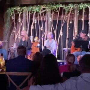 Trisha Yearwood Instagram - What an amazing weekend at @blackberryfarm supporting @crossroadspets. Thank you for the music, conversation and laughter!! xo